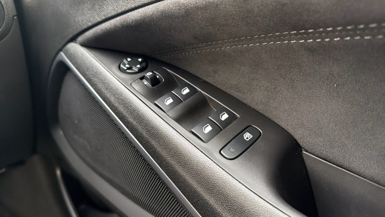 Vauxhall Crossland 1.2 Turbo Ultimate 5dr Petrol Hatchback